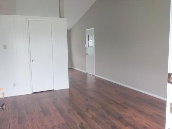 3rd image of 3710 Glacier Ln