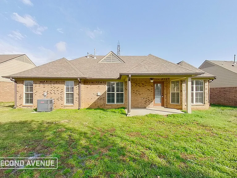 8723 Smith Ranch Dr — Photo 15