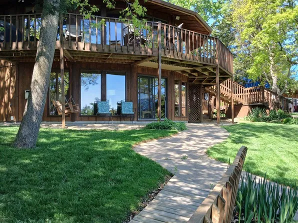 76 Lakeview Cir, Alma, KS 66401