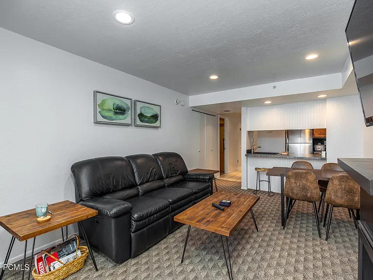 2000 Prospector Ave #409 — Photo 12