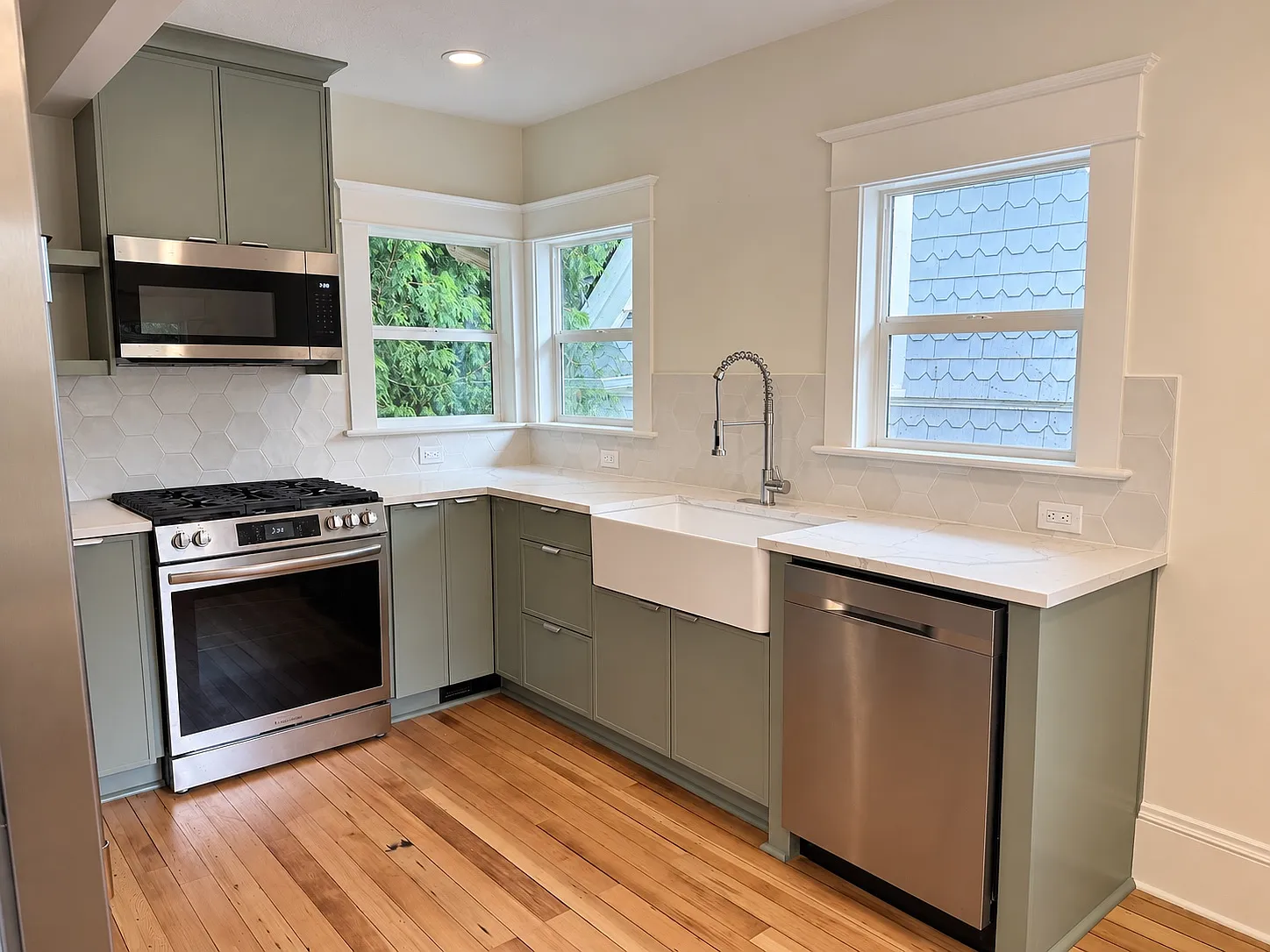 2 bed, 1.5 bath, 1350 sqft, $2,950 — Photo 4