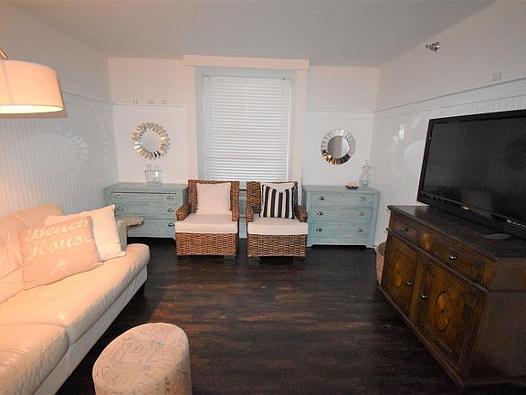 2nd image of 224 E Garden St APT 149