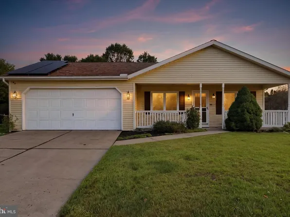42 Honeysuckle Dr, Mechanicsburg, PA 17050