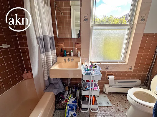 Rented by The Agency | media 12