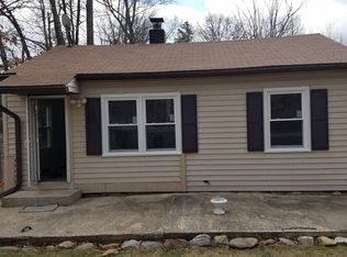 207 Starnes Cove Rd, Candler, NC 28715