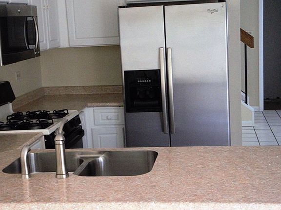4th image of 17 White Pine Dr