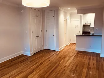 Rented by Metropolis Real Estate of Manhattan