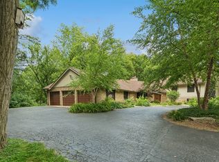 268 Stonegate Rd, Trout Valley, IL 60013