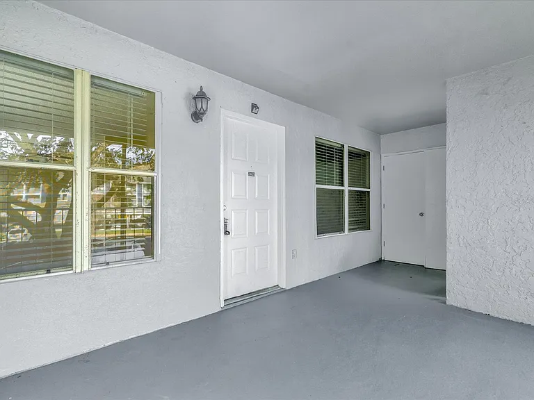 2405 Northlake Dr — Photo 16