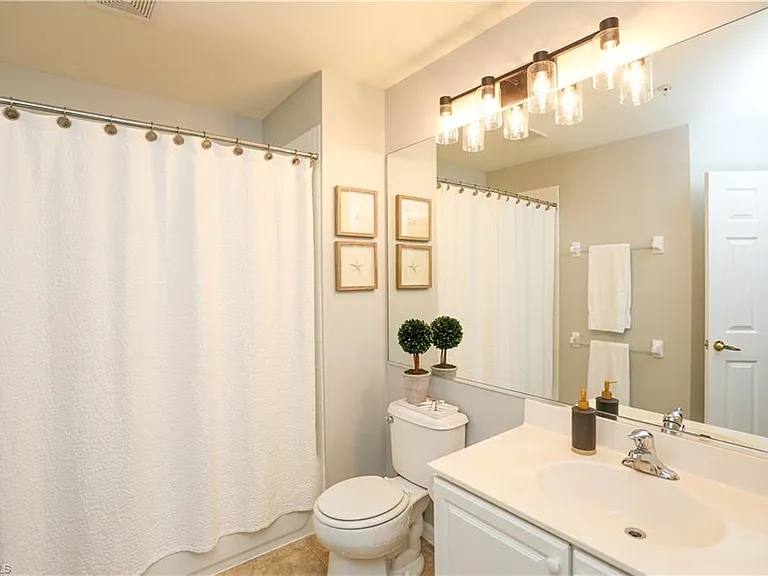 960 Hampton Cir #80 — Photo 47