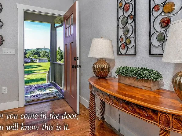 22 Forge Shadow Dr, Mills River, NC 28759