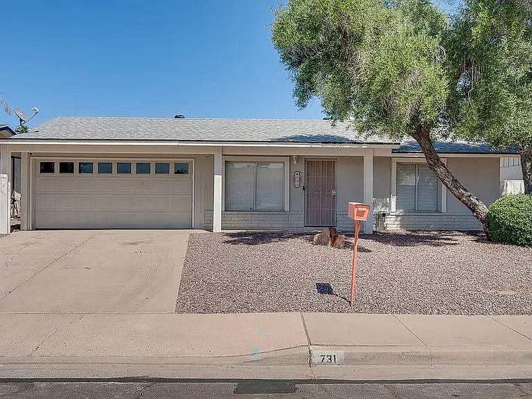 731 N Santa Anna — Photo 1