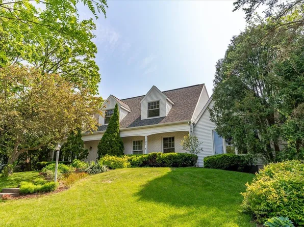 101 Everglade Dr, Madison, WI 53717