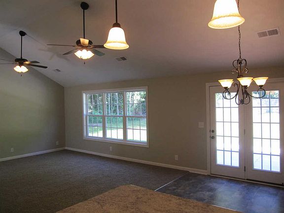 4th image of 518 Medallion Cir