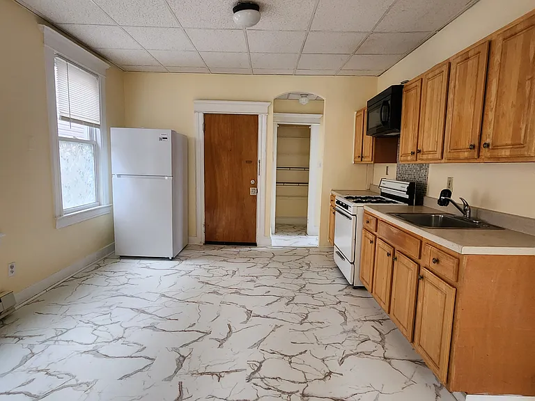 17 W 15th St #4 — Photo 13