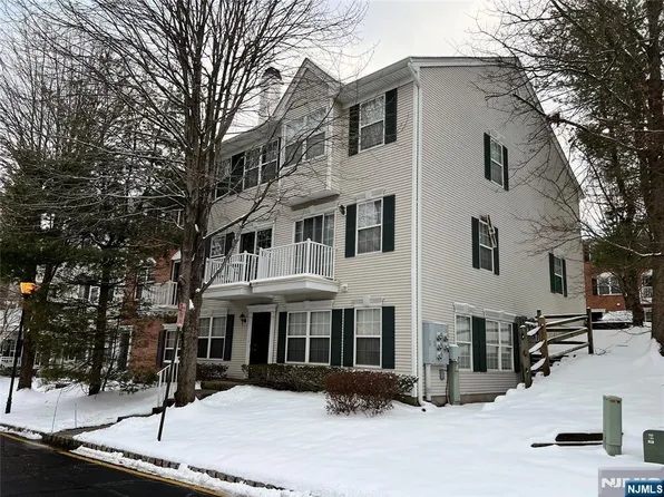 2150 Jordan Ct, Mahwah, NJ 07430