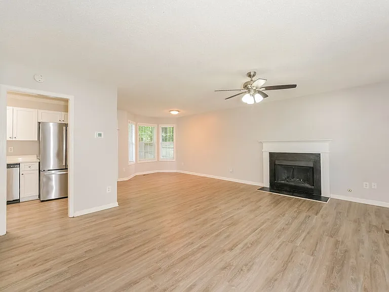 430 Ivy Crest Dr — Photo 4