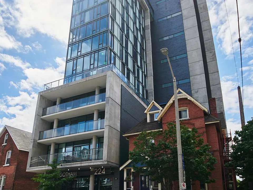 224 Lyon St N #1104