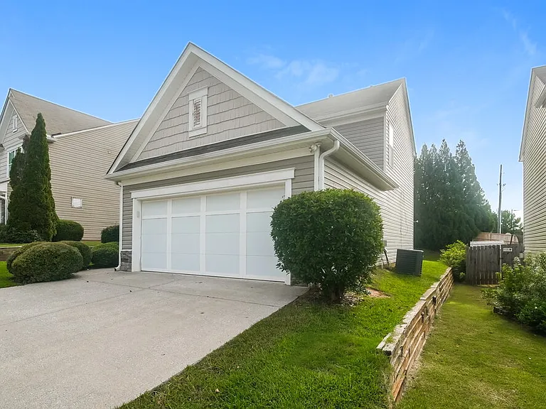 216 Winterbury Dr — Photo 4
