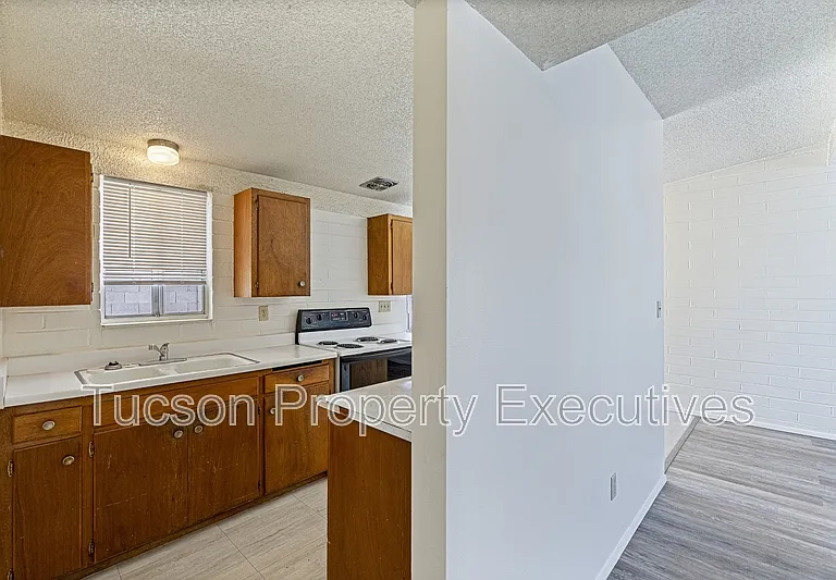 4246 E Pima St #D — Photo 6