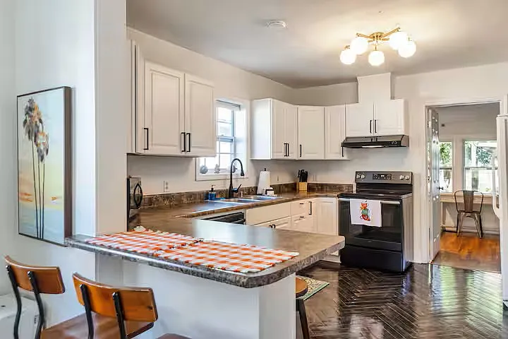 2 bed, 1012 sqft, $2,000 — Photo 4