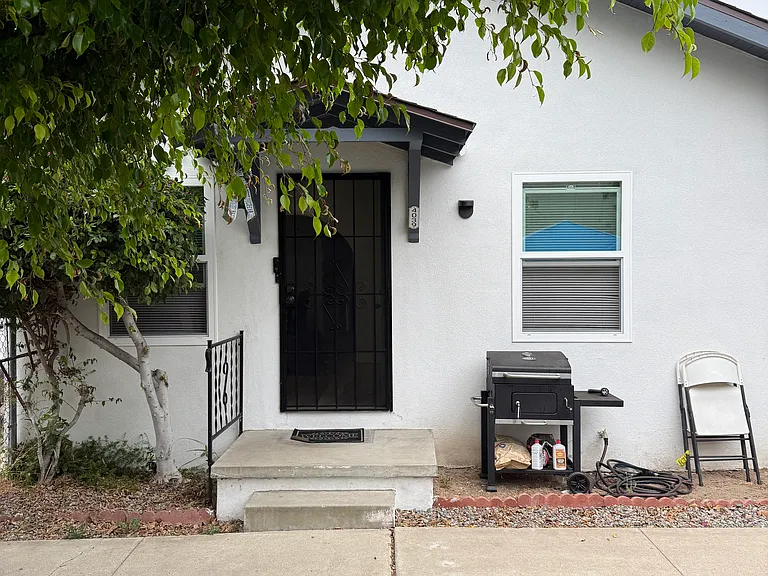 4039 Van Dyke Ave — Photo 24