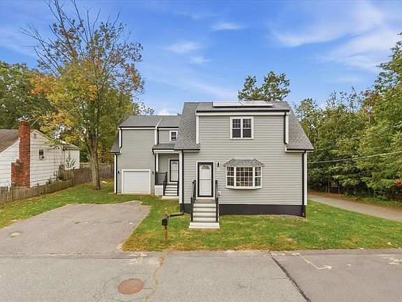 3rd image of 19 Digby Ave