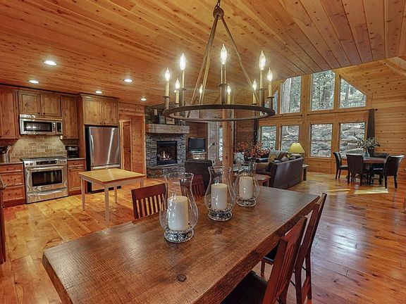 3rd image of 3716 Shoshone Dr #106