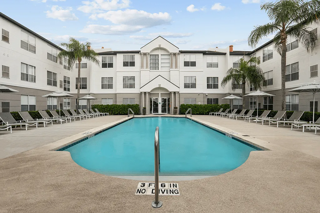 Lexington Club at Vero — Photo 3