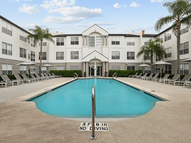 Lexington Club at Vero — Photo 3