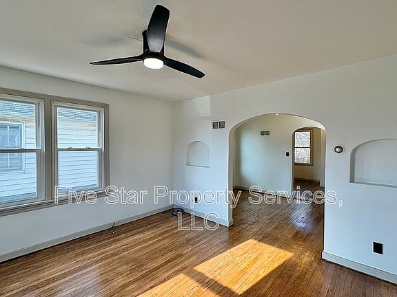 2nd image of 1503 E Carpenter St