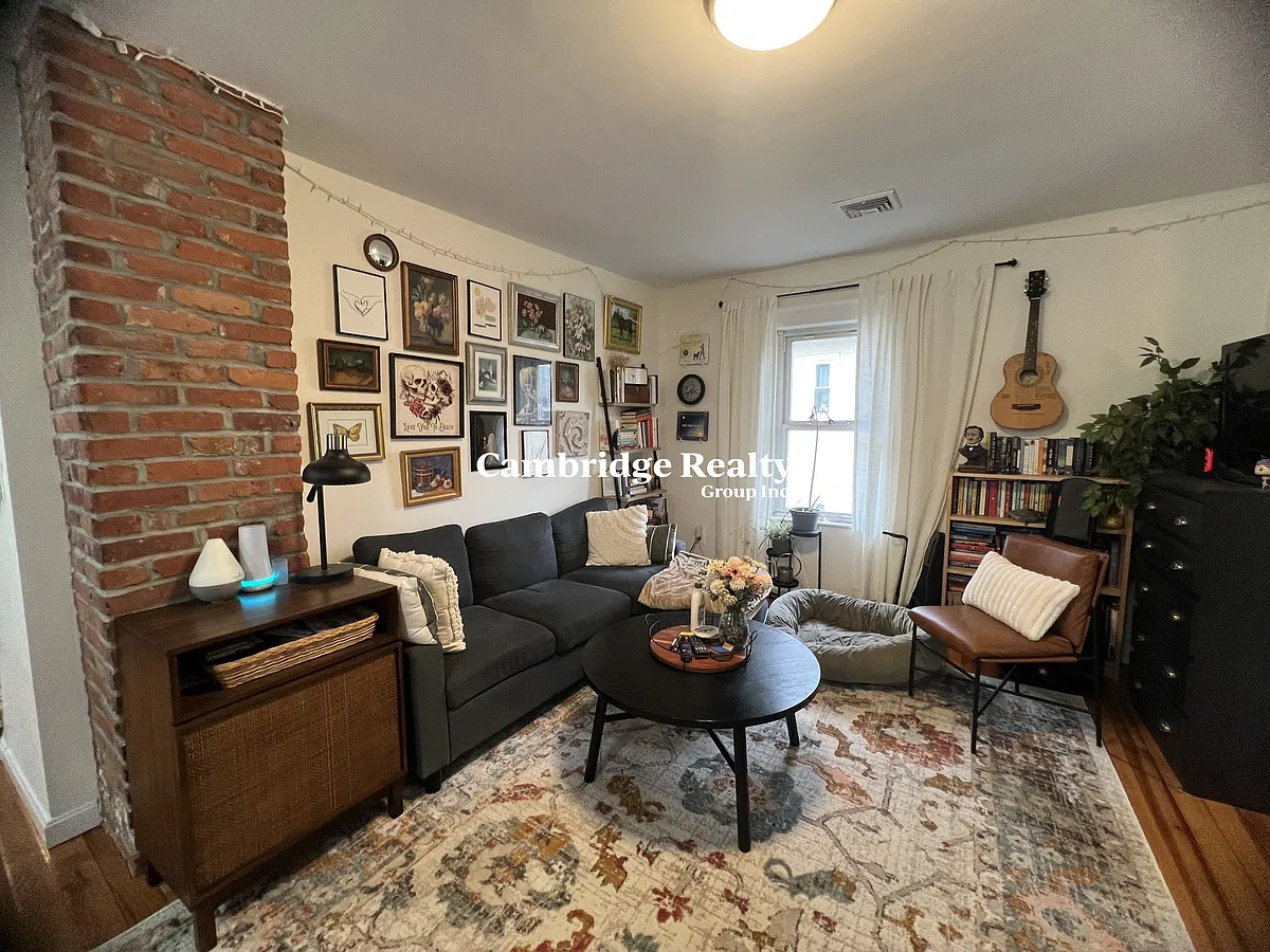 Building Photo - 50-52 Raymond Ave #2M