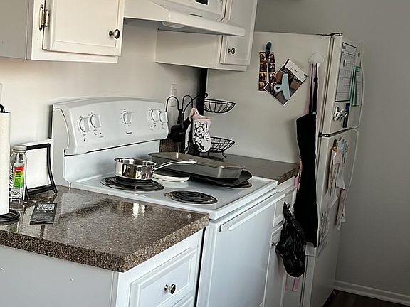 4th image of 2001 Deerpark Dr #774
