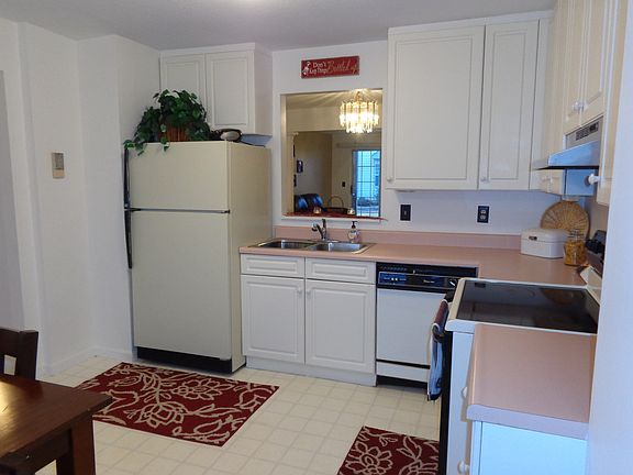 5th image of 304 Chesterfield Ct