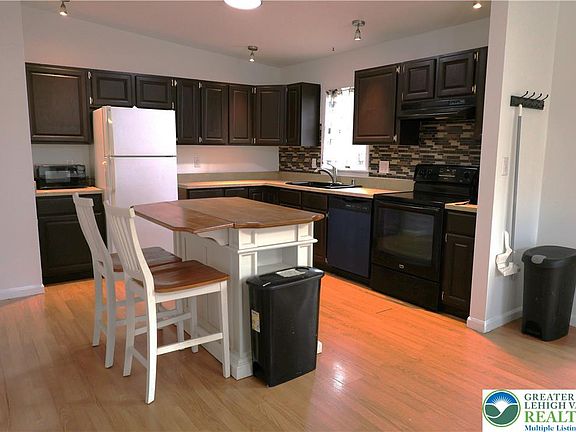 2nd image of 4733 Hillside Rd