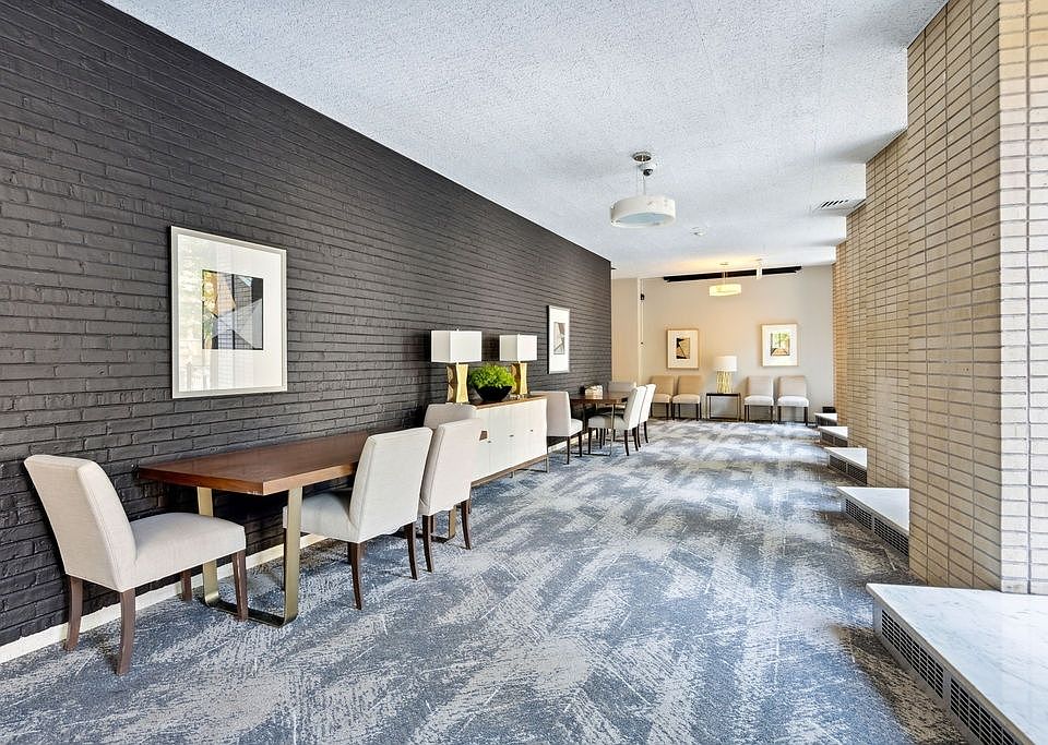 2nd image of 3950 N Lake Shore Dr APT 1612