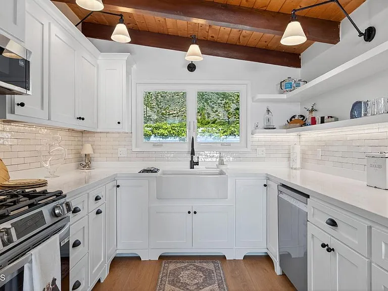 3884 Pacific Coast Hwy — Photo 16