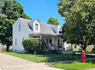 4345 Chamberlain St, Wayne, MI 48184