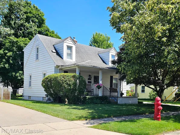 4345 Chamberlain St, Wayne, MI 48184
