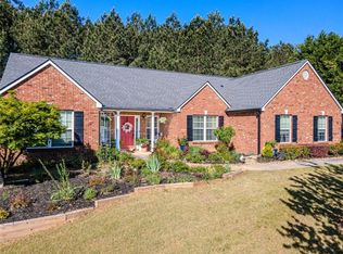 522 Plantation Creek Dr, Loganville, GA 30052