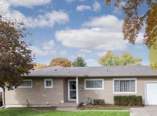 1318 Lincoln Rd, Bettendorf, IA 52722