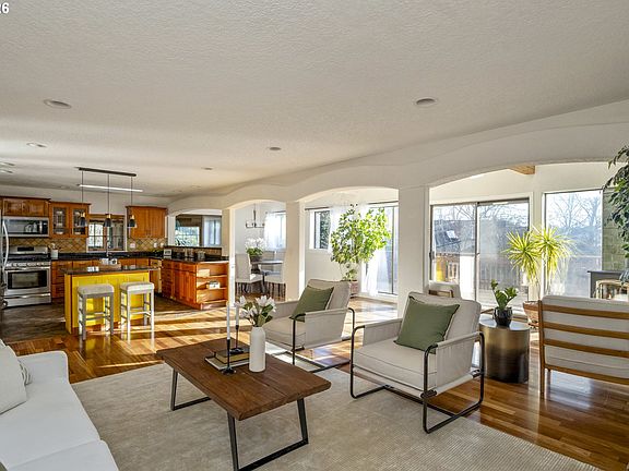 4th image of 2704 Orchard Hill Ln