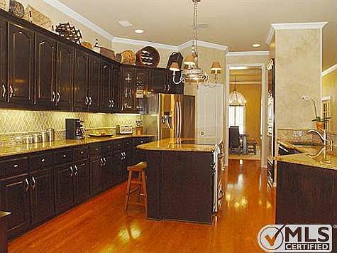 4th image of 3909 Chainhurst Dr