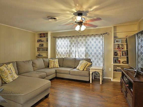 3rd image of 1382 Amarillo St