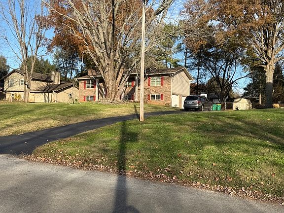 2nd image of 2025 Grenada Blvd
