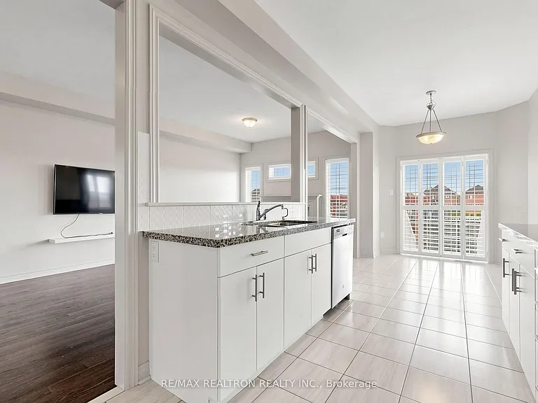 59 Jevons Dr — Photo 10