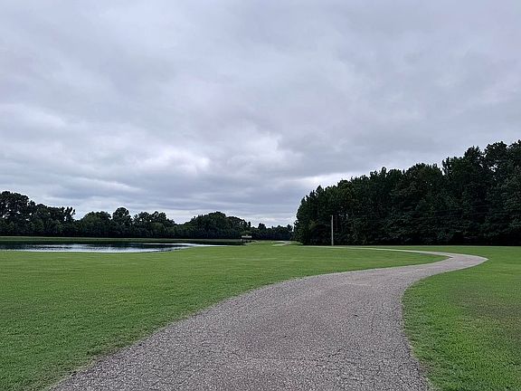 3rd image of 46 Thomas Grove Rd