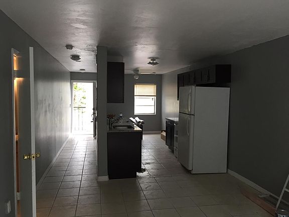 4th image of 7118 Waterside Dr