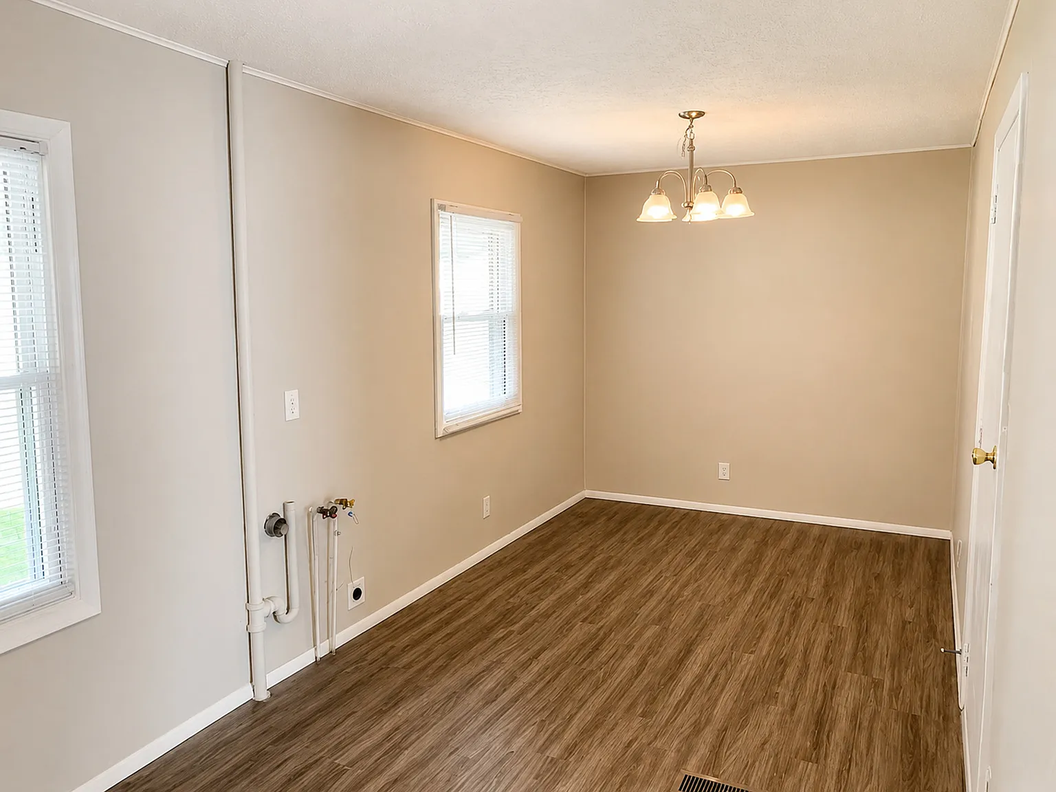 8 2472 Sickle Rd - 1 — Photo 4