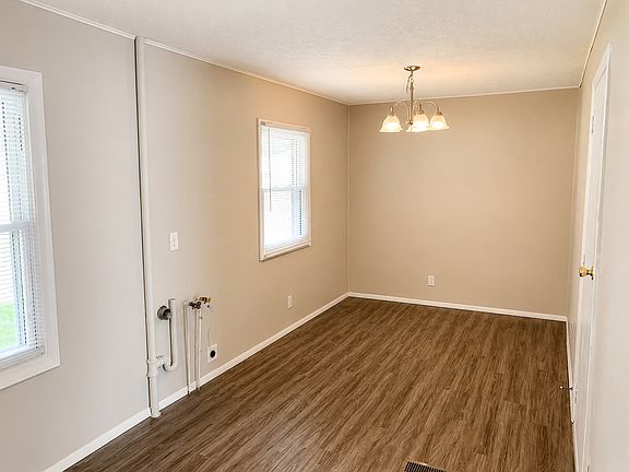 4th image of 2472 Sickle Rd